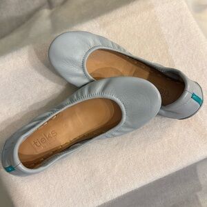 Cool Grey Tieks size 5